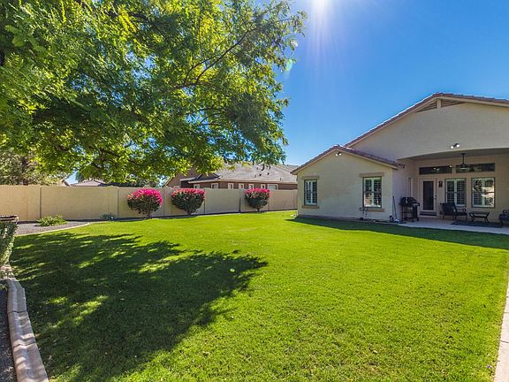 4th image of 18546 E Peartree Ln