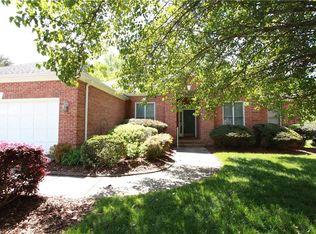 12 Fawnwood Ct, Greensboro, NC 27407