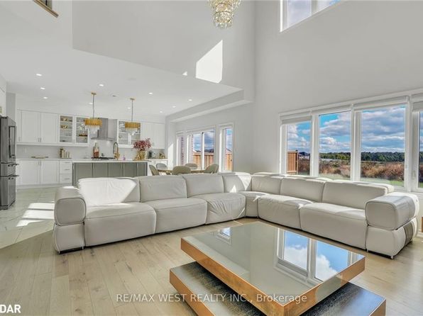 1221 Corby Way, Innisfil, ON L9S 0R3