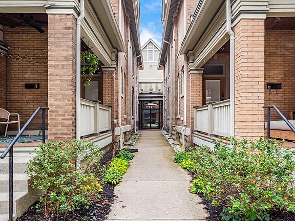 2nd image of 17 W 3rd Ave APT 212