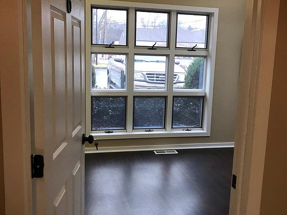 4th image of 2581 E Chestnut Ave Ofc #