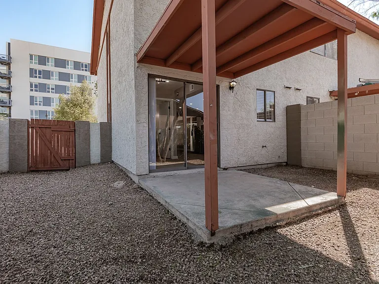 736 S Farmer Ave — Photo 21