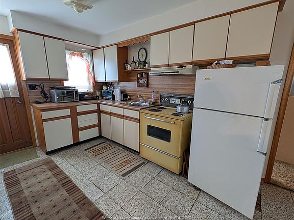 3rd image of 501 Lakewood Dr