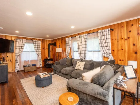 22162 Sarah Cir, Long Barn, CA 95335