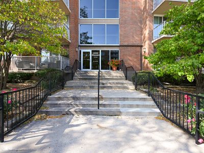 2222 S Stewart Ave APT 3D, Lombard, IL, 60148