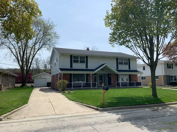10133 W Fisher Pkwy, Wauwatosa, WI 53226