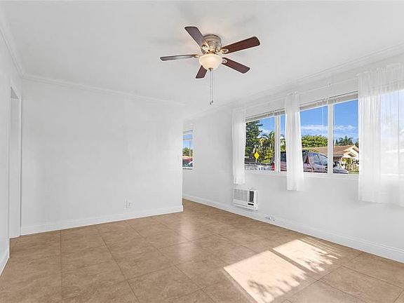 4th image of 2756 32nd St #1