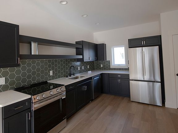 2nd image of 314 S Prairie St #11