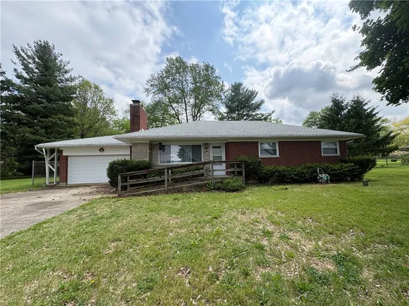 160 Kerr Rd, Tipp City, OH 45371