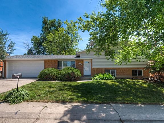 3rd image of 1632 Meeker Dr