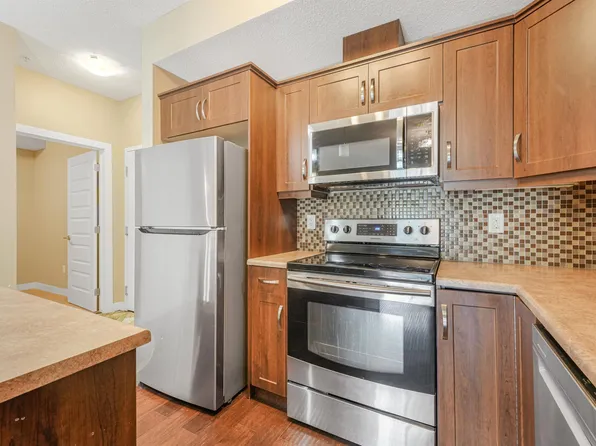 8730 82nd Ave NW #214, Edmonton, AB T6C 0Z1
