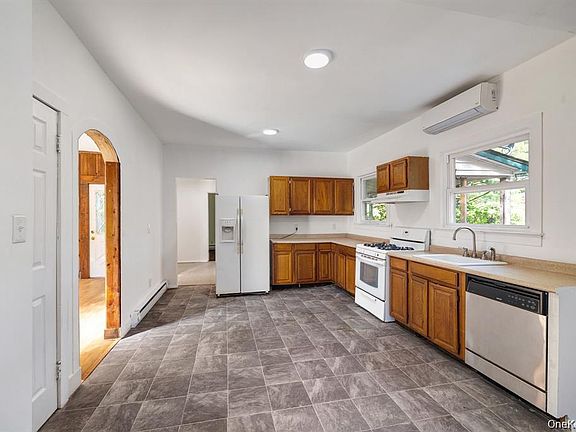 4th image of 1463 Briscoe Road