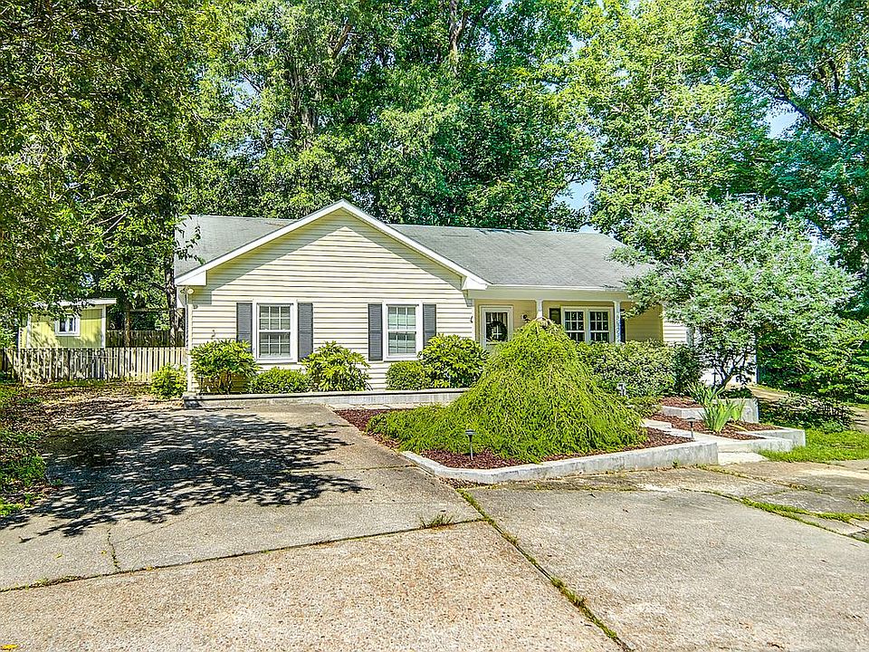 1st image of 1473 Shoveller Ave