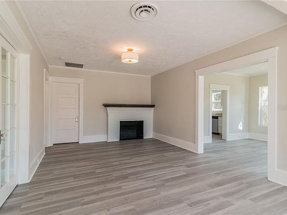 5th image of 716 N Peninsula Dr