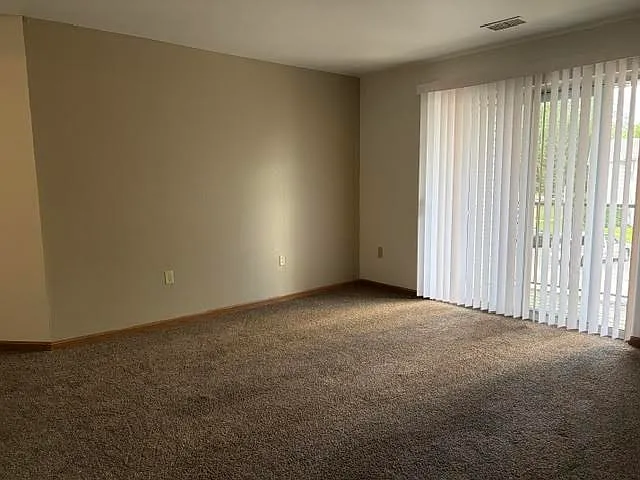 2 bed, $1,079 — Photo 1