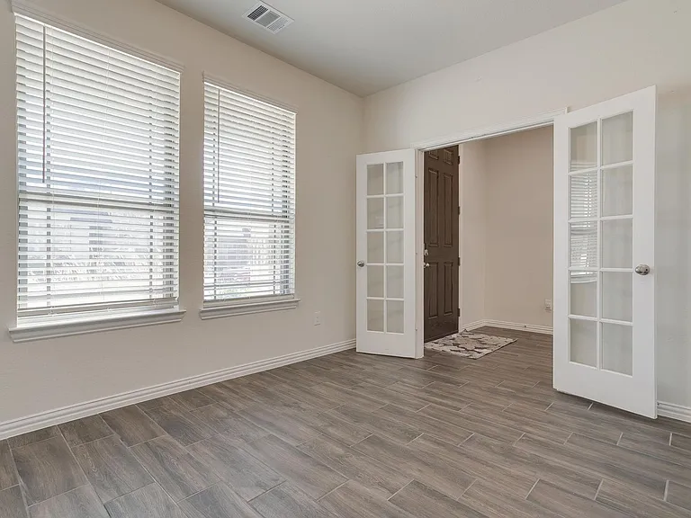 6721 Farsight Dr — Photo 5