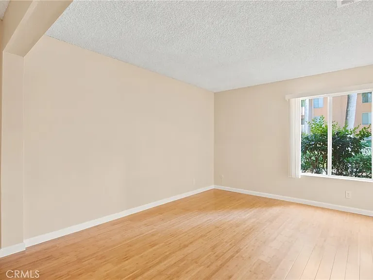 15425 Sherman Way #101 — Photo 8