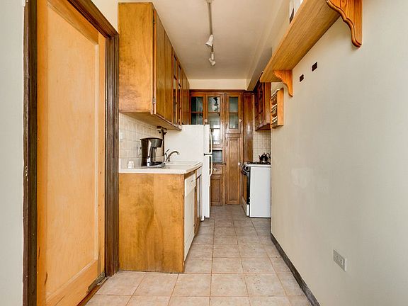 3rd image of 50 W 106th St APT 15C