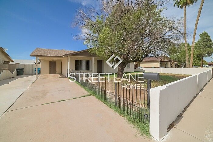 1st image of 7562 W Mackenzie Dr