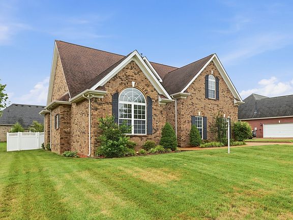 2nd image of 828 Chaqueta Ct