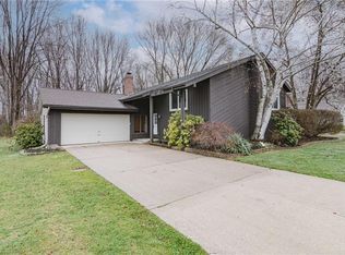 9100 Bluejay Ln, Mentor, OH 44060