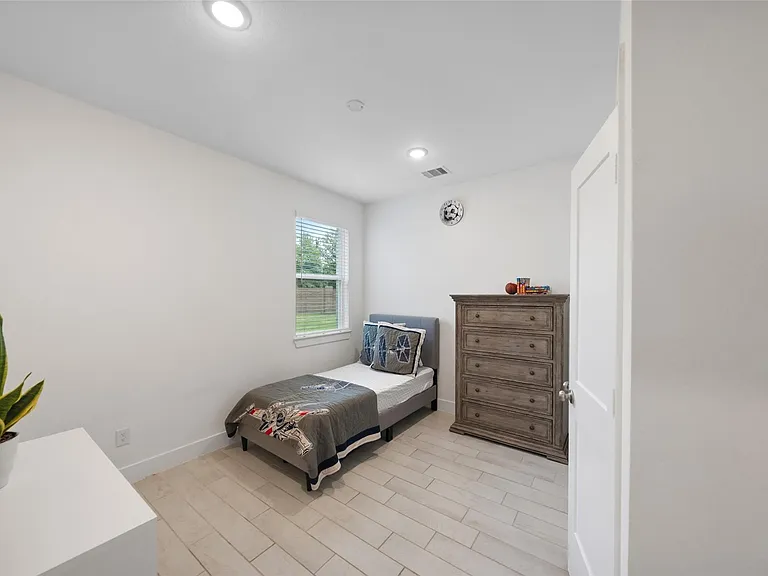 18814 River Overlook Ct — Photo 8