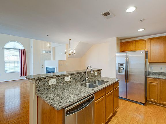 5th image of 6051A Wicker Ln #123