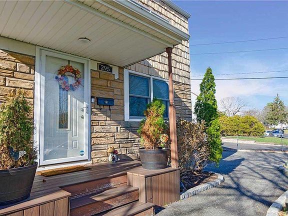 4th image of 295 Eastwood Blvd