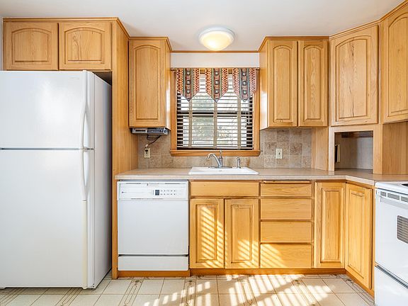 3rd image of 1201 Wright Ave