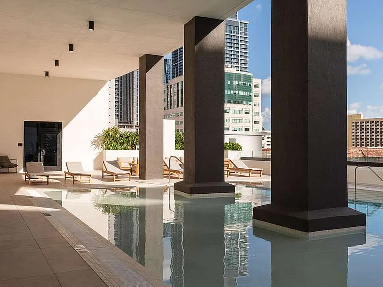 225 N Miami Ave #ID1515057P — Photo 75