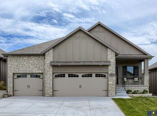 10035 Edgewater Ln, Lincoln, NE 68527