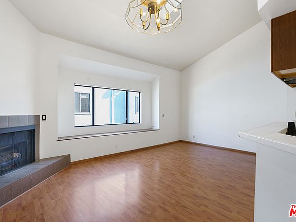 3rd image of 208 E Plymouth St #12
