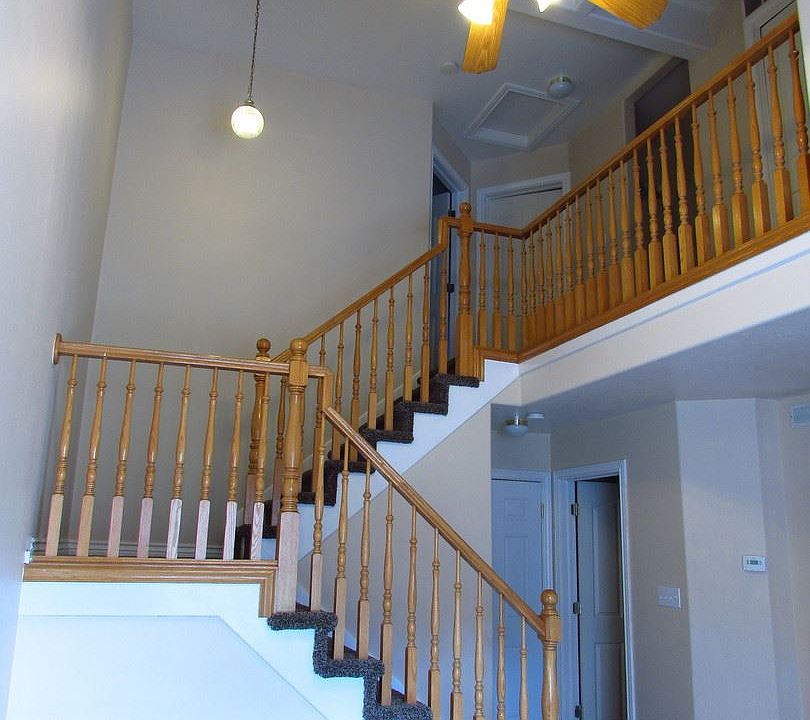 1st image of 219 S Majestic Meadows Dr