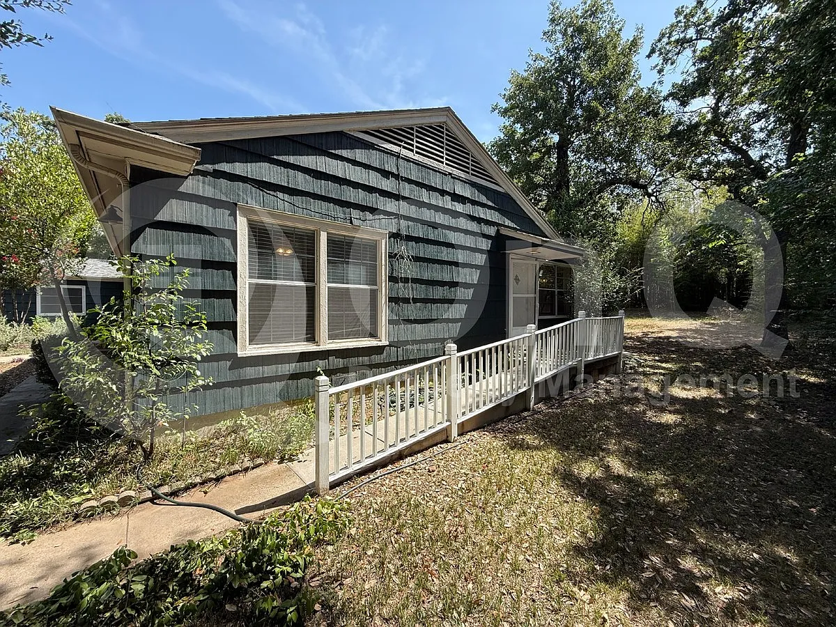1 bed, 1.0 bath, 458 sqft, $1,100 — Photo 2