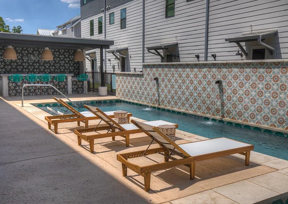 1208 S Academy Ave #3101