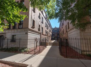 819 W Cornelia Ave #2170110, Chicago, IL 60657
