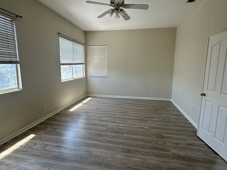 2104 Lynwood Way — Photo 28