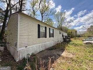 1st image of 390 Fields Rd