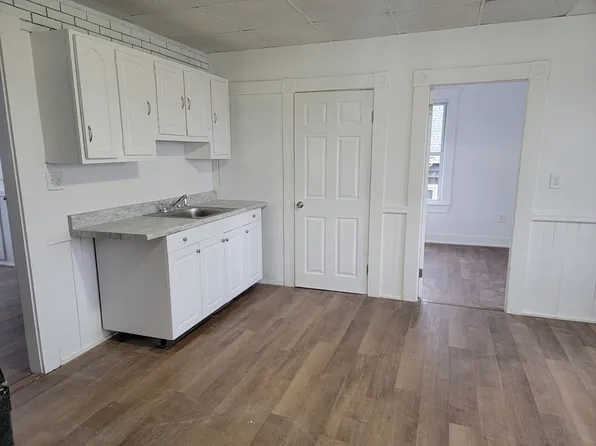 81 Beetle St, New Bedford, MA 02746