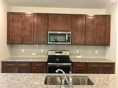 1141 Noor Ln — Photo 4