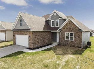 87 Cobblestone Ln, Le Claire, IA 52753