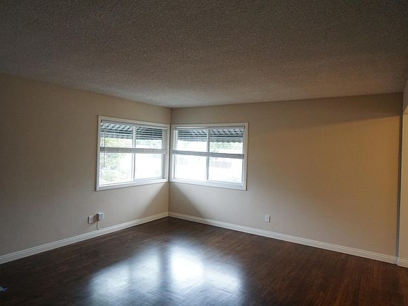 2nd image of 2121 Grand Ave
