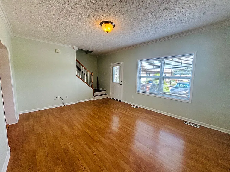 1626 Providence Blvd — Photo 3