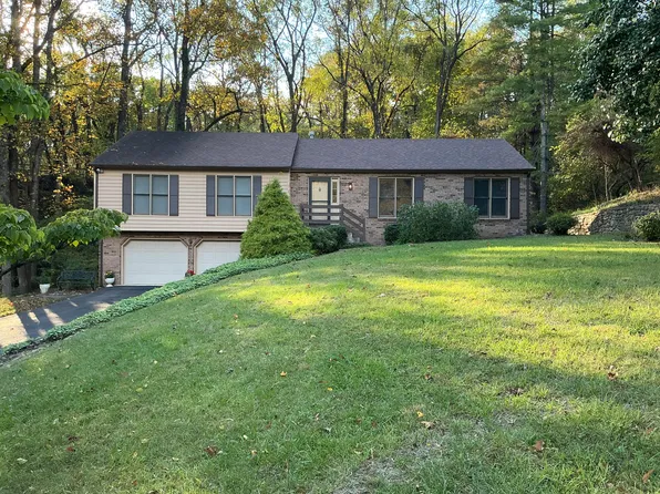 7414 Carriage Hills Dr, Roanoke, VA 24018