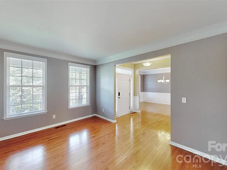 1505 Aringill Ln — Photo 3