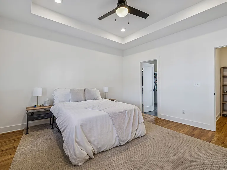 100 Thompson Ln #6 — Photo 25