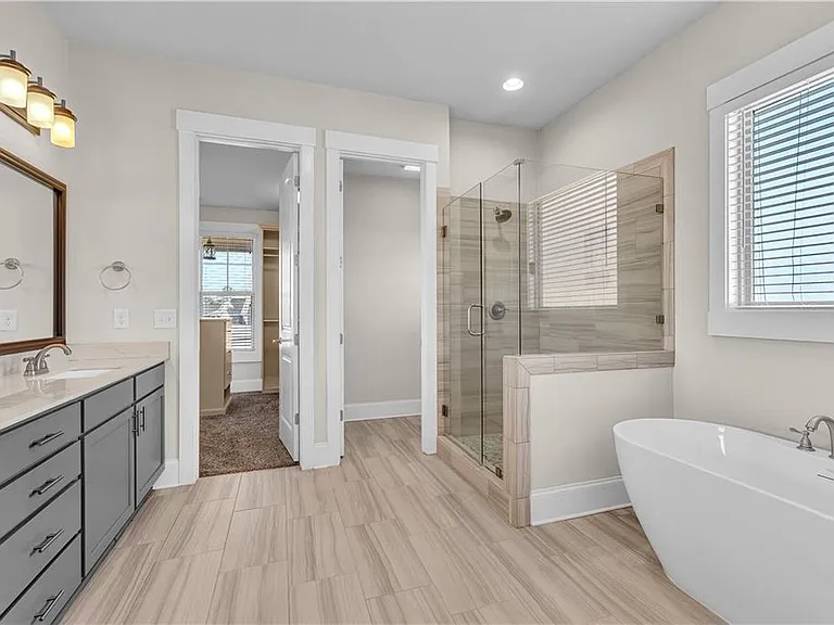 212 Blue Point Pkwy — Photo 23