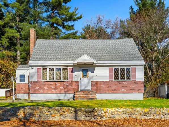 5 Kevin St, Tewksbury, MA 01876
