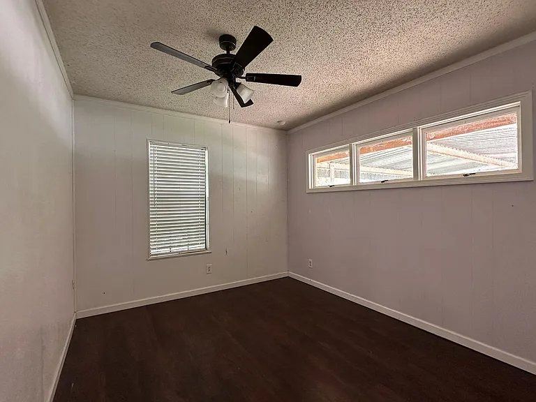 2609 Belmeade St — Photo 5