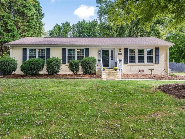 5129 Yukon Rd, Walkertown, NC 27051